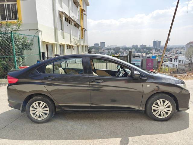 https://images10.gaadi.com/usedcar_image/3497509/original/processed_img2811290__used_car_2811290_1707231481.jpg?imwidth=6401