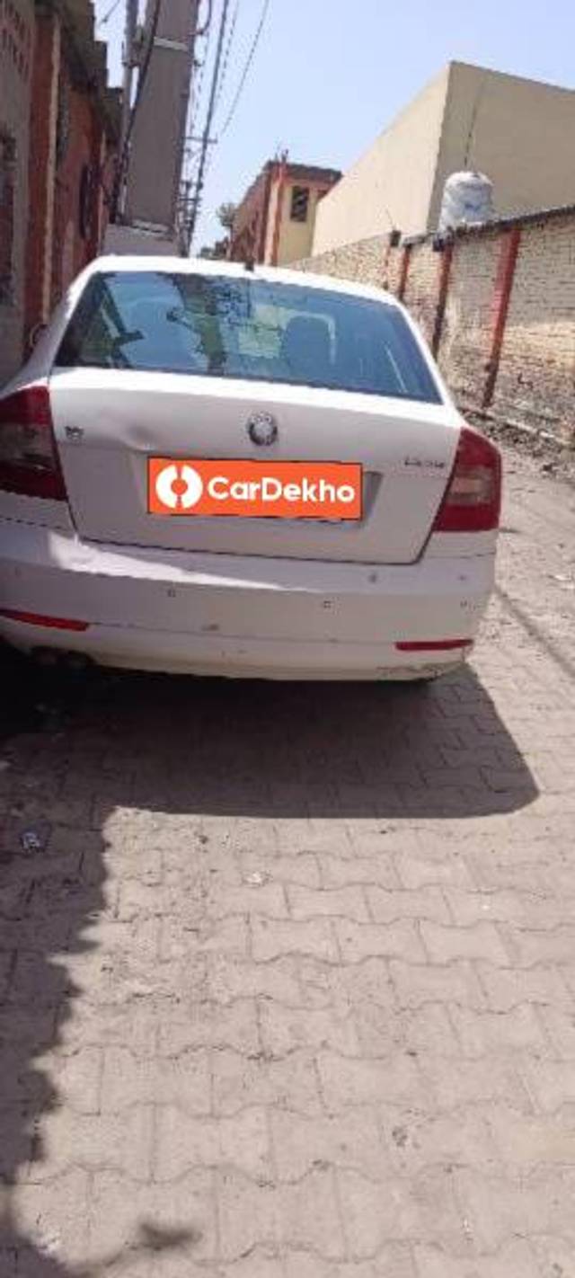 https://images10.gaadi.com/usedcar_image/3497540/original/0fa7f4cf-5aef-48cf-9c37-031afffcb039_b32e1237-340d-41a6-9d6b-9c5f18d6b354.jpg?imwidth=6401