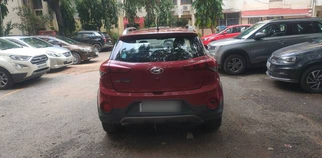 https://images10.gaadi.com/usedcar_image/3497751/original/2cf66e20-1da1-429b-998d-0cafd8ef61ad-VCC_1753400_96_1688200370.jpg?imwidth=6402