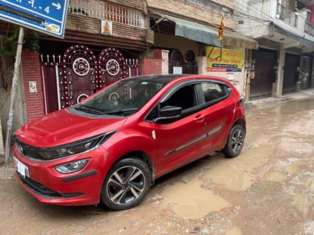 https://images10.gaadi.com/usedcar_image/3499055/original/213d0d3e-74c5-4364-9596-b0c95b45fc2f_23dbb93a-0f29-4692-802a-4cd8343b34ab.jpeg?imwidth=6400