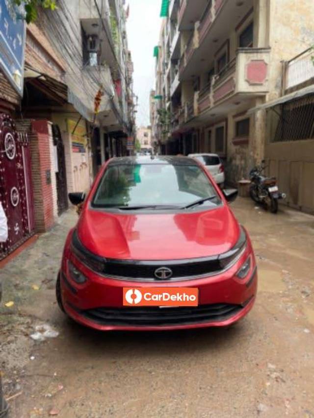 https://images10.gaadi.com/usedcar_image/3499055/original/92eb4ea6-6dc6-4de0-a082-155a2757d016_23dbb93a-0f29-4692-802a-4cd8343b34ab.jpeg?imwidth=6402