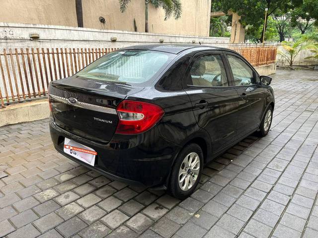 https://images10.gaadi.com/usedcar_image/3499408/original/5bde9ac7-f984-44e2-8e98-5d1efe61a4b4-used_car_2812619_1688975482_acb4cb56-7b15-4445-8e5f-ad8c9e11af9e.jpg?imwidth=6401
