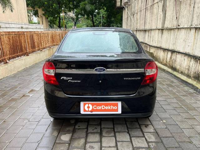 https://images10.gaadi.com/usedcar_image/3499408/original/c8861ce1-38f3-4152-8e42-ba829cc5db93-used_car_2812619_1688975484_acb4cb56-7b15-4445-8e5f-ad8c9e11af9e.jpg?imwidth=6402