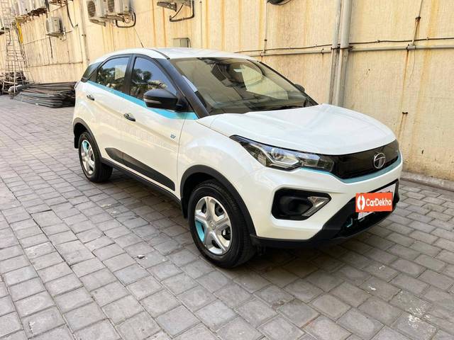 https://images10.gaadi.com/usedcar_image/3499572/original/3c7ddc35-8c7f-4692-85c6-d5822e419e5c-used_car_2812770_1689345611_d3069e63-4180-46f4-bd56-ddaade9a1b55.jpg?imwidth=6400