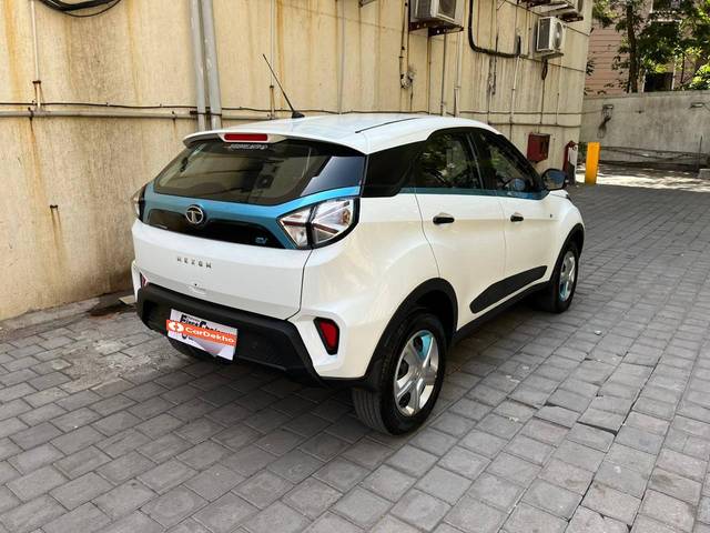 https://images10.gaadi.com/usedcar_image/3499572/original/672bf8d7-9a8e-4a54-91b6-07dfe2902e14-used_car_2812770_1689345609_d3069e63-4180-46f4-bd56-ddaade9a1b55.jpg?imwidth=6401
