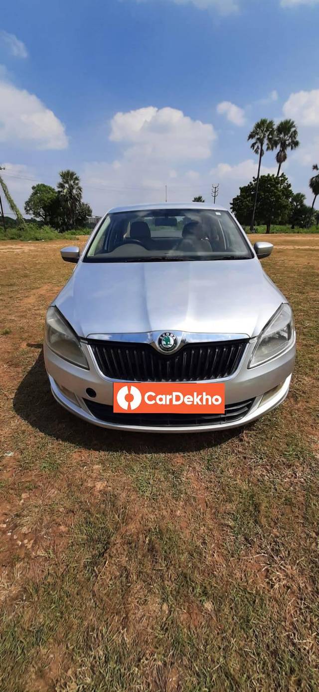 https://images10.gaadi.com/usedcar_image/3499812/original/usedcar_5b975fc4_596f_4f93_8fc0_4fa7d18b9a07_15261688985181_1688985205_e9dea19f-4209-4ee5-8402-f78ff2274ca0.jpg?imwidth=6400