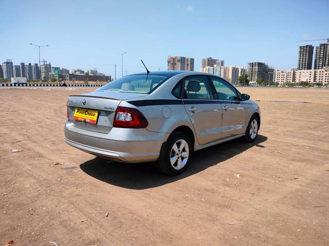 https://images10.gaadi.com/usedcar_image/3501090/original/89125ce1-9079-46cb-8784-0b5290871dba-used_car_2813818_1689164548_464a6afb-922a-4f0f-9fa3-45e5feeef9a7.jpg?imwidth=6402