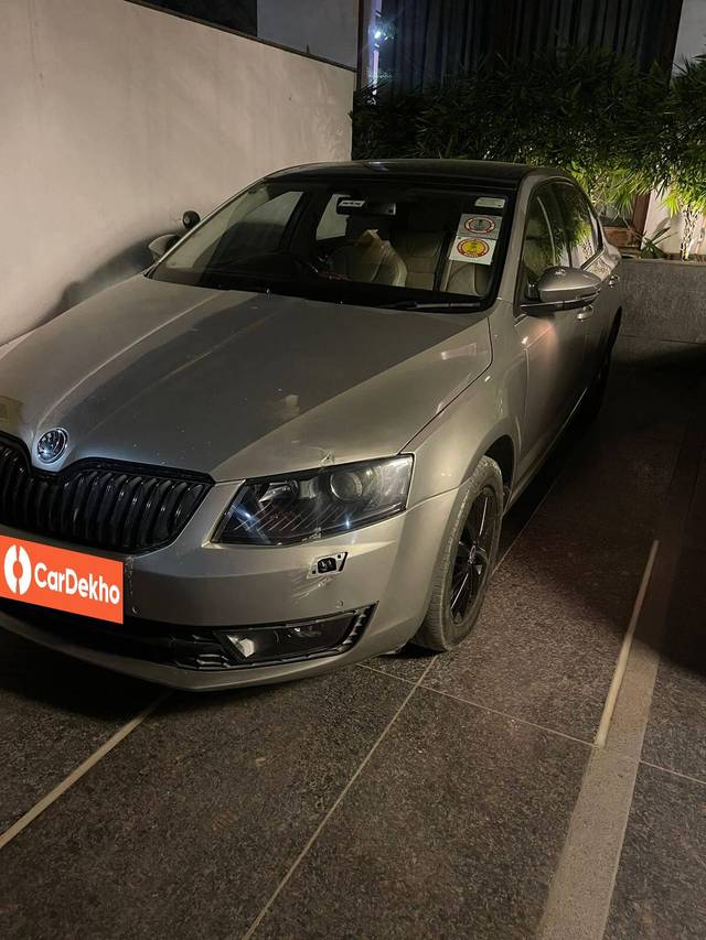 https://images10.gaadi.com/usedcar_image/3501093/original/a35431bb-1048-4e93-a05e-07dc09259a01-used_car_2813821_1689140268_f9efb100-e3d2-4533-9cc2-b547b6e09917.jpg?imwidth=6400