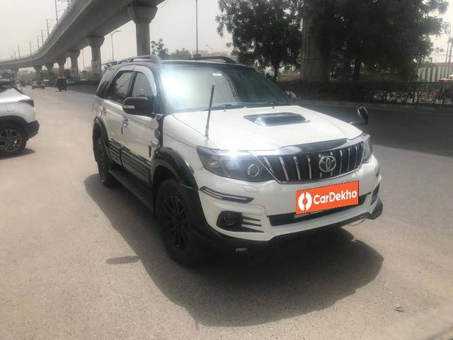 https://images10.gaadi.com/usedcar_image/3501667/original/31004e11-489c-444f-b7e6-99a463facb47-used_car_2814299_1689158809_e1f7abd8-4d66-4b6b-92c3-873838f9ae40.jpg?imwidth=6400