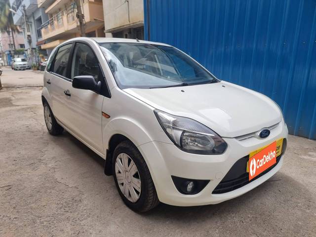 https://images10.gaadi.com/usedcar_image/3502060/original/fa739b2c-7c2e-406c-b41b-8cd842f21438-used_car_2814543_1689224605_e4fc9055-2391-4342-8798-2027a6632bd2.jpg?imwidth=6400