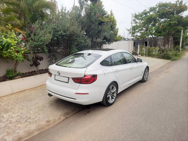 https://images10.gaadi.com/usedcar_image/3502260/original/619f2c28-c2ec-40e8-a0d8-0ec0f69b6301-used_car_2814715_1689230588.jpg?imwidth=6402