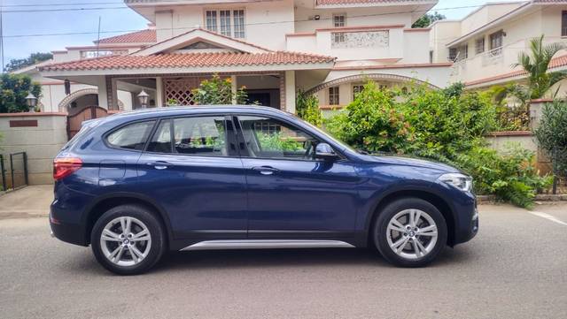 https://images10.gaadi.com/usedcar_image/3502293/original/b7dae920-7abb-44c5-a51e-f3073baf1af0-used_car_2814746_1689231113.jpg?imwidth=6402