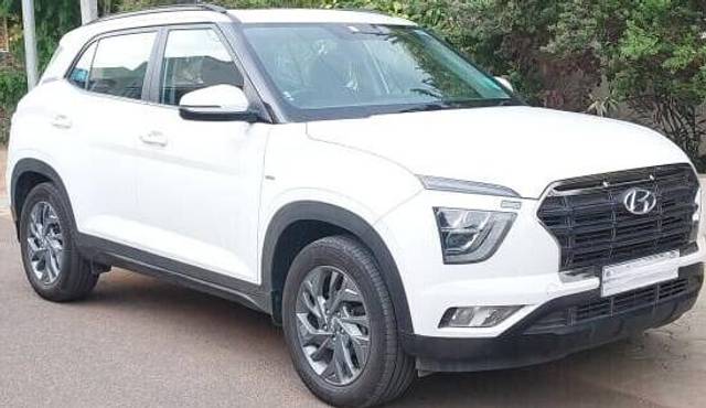 https://images10.gaadi.com/usedcar_image/3502358/original/070ecf50-0fcb-4873-bb03-d0d981636500-used_car_2814805_1689232128_519e7e2f-4e1e-4e8d-bb5e-007610354915.jpg?imwidth=6400
