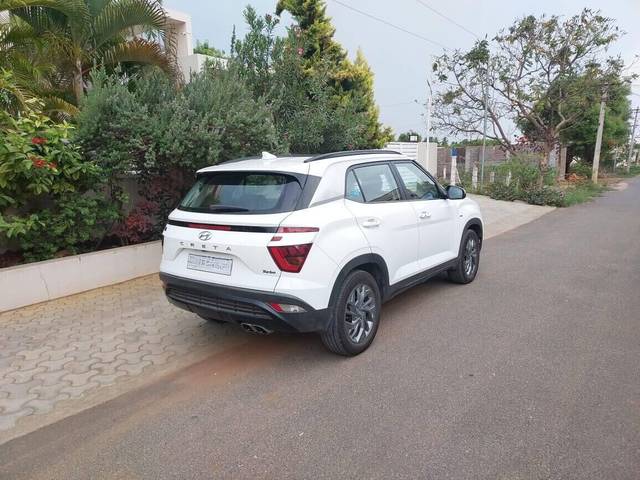 https://images10.gaadi.com/usedcar_image/3502358/original/38181ab2-dc8e-47f7-97e3-be262209c95c-used_car_2814805_1689232134_519e7e2f-4e1e-4e8d-bb5e-007610354915.jpg?imwidth=6402