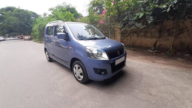 https://images10.gaadi.com/usedcar_image/3502409/original/90a9e489-e69a-47ed-9c0d-cc921c8da019-used_car_2814849_1689751808.jpg?imwidth=6400
