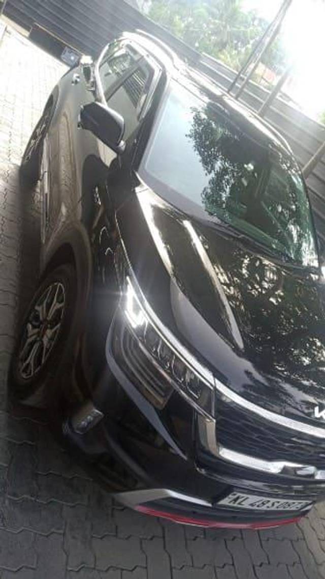 https://images10.gaadi.com/usedcar_image/3502581/original/900192b2-53af-4157-a6b9-cff36c4f115a_8ba12ed2-1a3b-458b-be42-9d8ff72aa6ff.jpeg?imwidth=6400