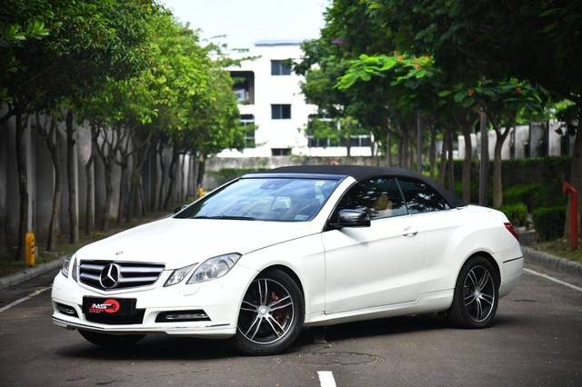 https://images10.gaadi.com/usedcar_image/3503888/original/e1d3d412-491b-45f5-b41e-5bda7d1a66bb-used_car_2815924_1689345923_a373e951-853a-4104-832d-11efd194cd69.jpg?imwidth=6400