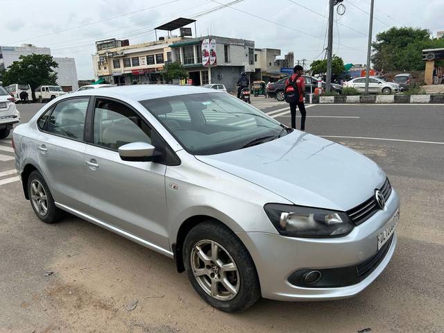 https://images10.gaadi.com/usedcar_image/3504136/original/processed_796de3cd-6395-45fd-9b86-9e5638a78346-used_car_2816025_1689598708.jpg?imwidth=6400