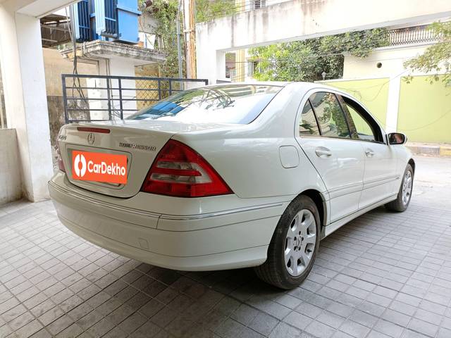 https://images10.gaadi.com/usedcar_image/3504752/original/usedcar_img20230131164334_2021689420488_1689420528_11abf64c-9b4e-4cda-b426-4a9513dc21b4.jpg?imwidth=6401