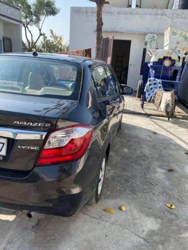 https://images10.gaadi.com/usedcar_image/3504860/original/72c760bc-aea8-41fd-8d7a-119941139b51_14d9d6d9-69ac-48e2-89f4-abf18b5b05c9.jpg?imwidth=6402