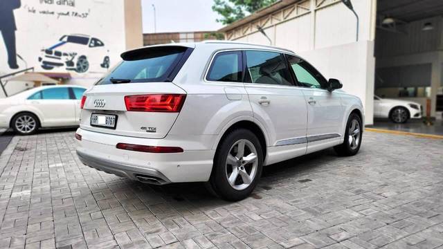 https://images10.gaadi.com/usedcar_image/3505248/original/usedcar_1_18__2816836_1689496378_9cf8649f-248c-4f37-a7cc-c8b27cdc8557.jpeg?imwidth=6401