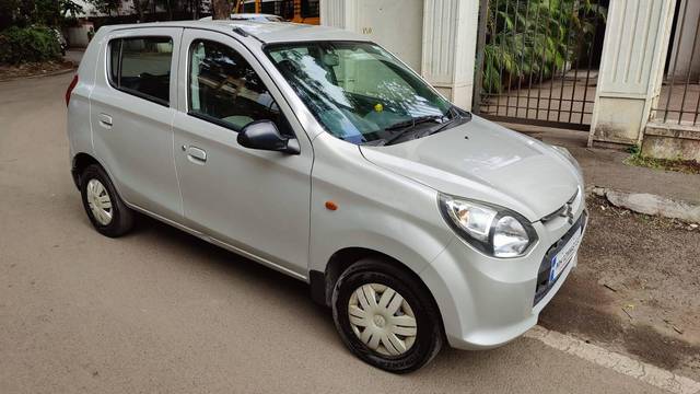 https://images10.gaadi.com/usedcar_image/3505322/original/a229e111-cf80-4d43-9305-b83b16285c52-used_car_2816868_1689502269_e2261328-1e46-4450-b047-18853695959f.jpg?imwidth=6400