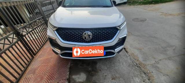 https://images10.gaadi.com/usedcar_image/3505373/original/21cb9d10-0d95-47b9-b672-72e4a0cfca90_2d566272-cf37-4d67-b7ca-2c357b6e18a8.jpg?imwidth=6400