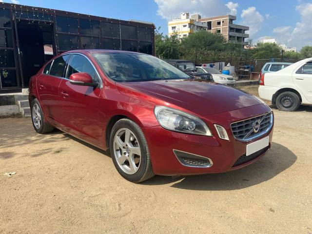 https://images10.gaadi.com/usedcar_image/3507613/original/usedcar_2_2021689675715_1689675753_2feb3a34-1b89-48b0-8856-377f36507ca1.jpg?imwidth=6400