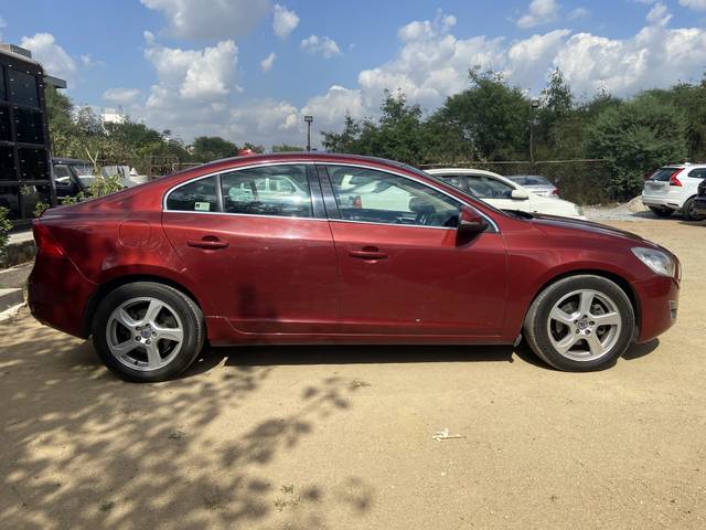 https://images10.gaadi.com/usedcar_image/3507613/original/usedcar_img_1424_2021689675715_1689675761.jpg?imwidth=6401