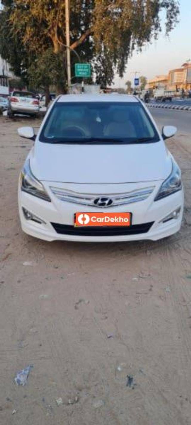 https://images10.gaadi.com/usedcar_image/3508808/original/3cba82bf-e327-4242-b78f-9335063265f7_93a3afdd-9a74-4e5a-ad4b-353de2f1b0b8.jpeg?imwidth=6402
