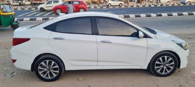 https://images10.gaadi.com/usedcar_image/3508808/original/e28aa615-48dd-4228-a2a5-a22e0647e5c4_93a3afdd-9a74-4e5a-ad4b-353de2f1b0b8.jpeg?imwidth=6401
