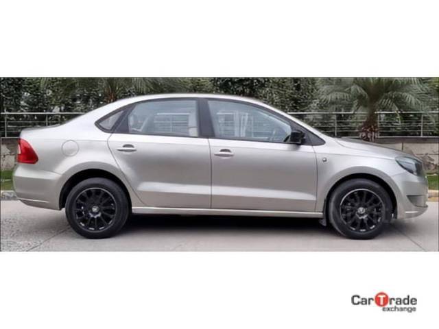 https://images10.gaadi.com/usedcar_image/3510772/original/usedcar_whatsappimage2023_07_21at34105pm_2__102521689936518_1689937056_eed852ab-5b0e-47bc-9fae-261ee908c5e6.jpeg?imwidth=6401