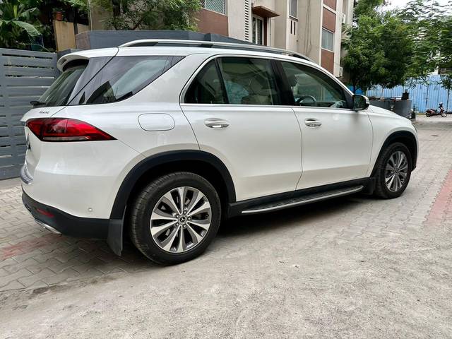 https://images10.gaadi.com/usedcar_image/3511619/original/processed_bc5cd386-5787-49f7-8c62-ee203d633531-used_car_2821690_1690375541.jpg?imwidth=6402