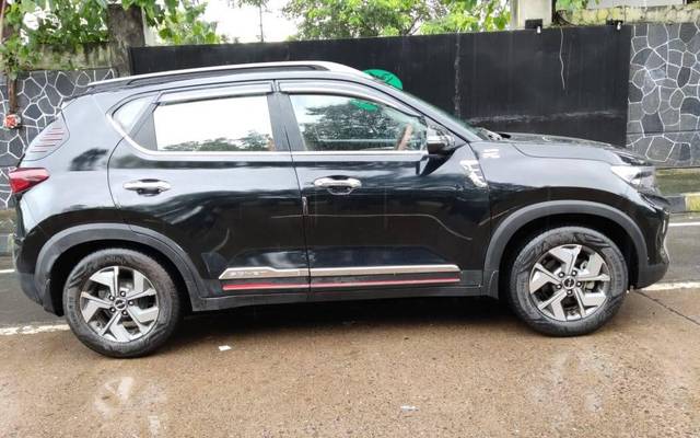 https://images10.gaadi.com/usedcar_image/3511717/original/70e224ee-c32c-4085-8ccf-8aedabaf96e6-used_car_2821765_1690022382_70913935-5089-498c-87cc-05e378a008de.jpg?imwidth=6402