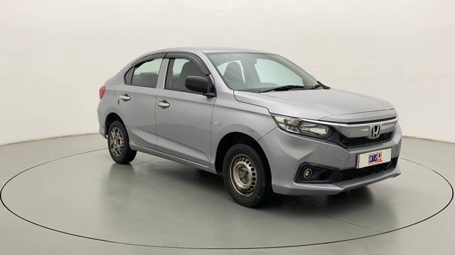 https://images10.gaadi.com/usedcar_image/3511721/original/41.jpg?imwidth=6400