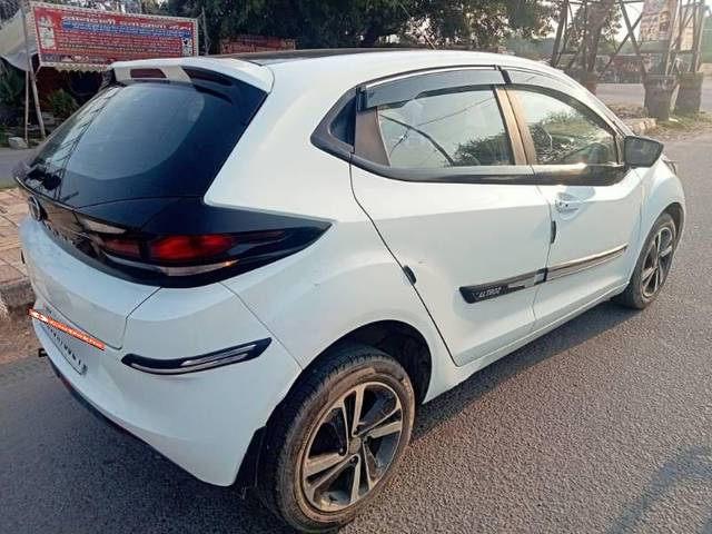 https://images10.gaadi.com/usedcar_image/3512085/original/762b37ed-309c-4b08-8418-c553db2486f2_66d248e6-a3b9-44cf-b9e2-3cc5bdff2236.jpg?imwidth=6401
