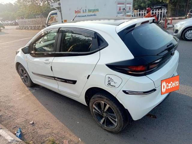 https://images10.gaadi.com/usedcar_image/3512085/original/e2e686e3-4a3e-41bf-b251-d21c7a0dd1ce_66d248e6-a3b9-44cf-b9e2-3cc5bdff2236.jpg?imwidth=6402