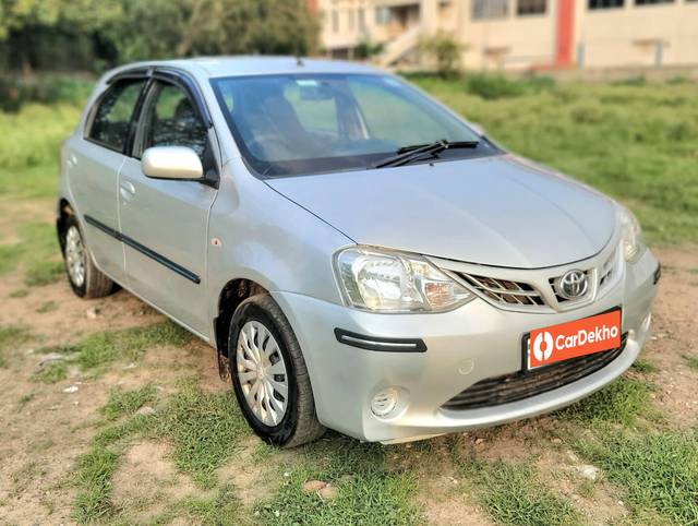 https://images10.gaadi.com/usedcar_image/3513071/original/ee97361a-d901-4bf8-ad50-2bf5034ce2fd-used_car_2822565_1690191432_0ad284b8-11cb-403f-b0cf-8e3ea5d26ff9.jpg?imwidth=6400