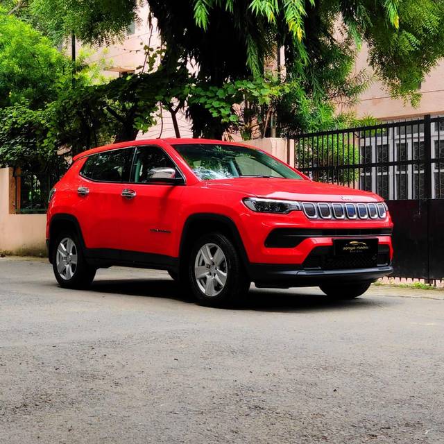 https://images10.gaadi.com/usedcar_image/3513926/original/1026a721-64c2-44e6-a826-646cdc941981-used_car_2823348_1690208524_8addfd60-8961-4c6c-9766-44ad01aef021.jpg?imwidth=6400