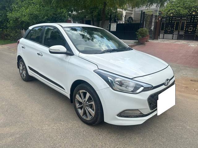 https://images10.gaadi.com/usedcar_image/3514215/original/processed_0991a075-1247-4383-9225-8586855f7440-used_car_2823486_1690269423.jpg?imwidth=6402