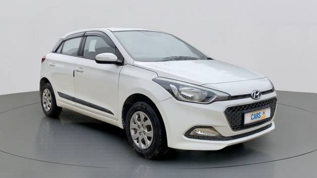 https://images10.gaadi.com/usedcar_image/3514338/original/slot__13217474760-bd7d2508147a4f5d8e4d195ac0d20a68-Exterior-8.jpg?imwidth=6400