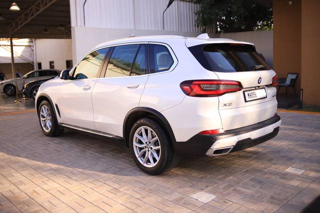 https://images10.gaadi.com/usedcar_image/3514576/original/usedcar_1_4__10151690279895_1690280014.jpeg?imwidth=6402