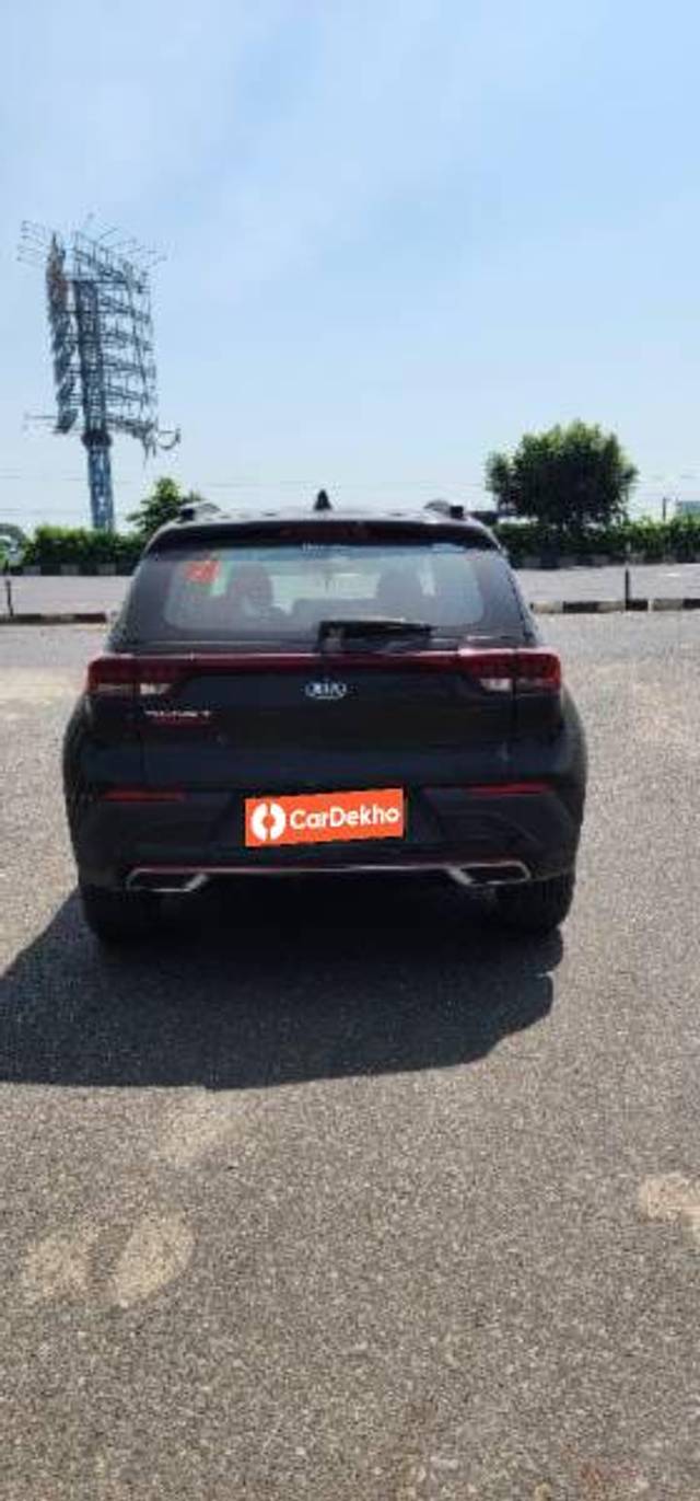https://images10.gaadi.com/usedcar_image/3514933/original/7ca1b3f4-59eb-4e29-85de-a767aa7e0d6f_f18c43f1-a5e2-4eda-9fcc-1738a5852121.jpg?imwidth=6402