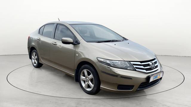 https://images10.gaadi.com/usedcar_image/3515293/original/c864ccfd-218e-4250-b9d6-bf82beb94bb3-11943015700-80c8c63a7634401d860740e96f19b583-Exterior-7.jpg?imwidth=6400