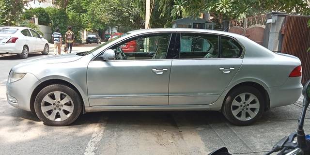 https://images10.gaadi.com/usedcar_image/3515511/original/6dc27185-2281-4118-ac7f-a78ad8baa514-VCC_IMG_1689758034631_1760639_95_1689758761.jpg?imwidth=6401