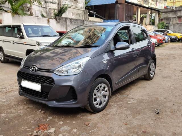 https://images10.gaadi.com/usedcar_image/3515557/original/bbdb7d39-f1a7-4ede-a274-5e4c582eff2d-used_car_2824539_1690368383.jpg?imwidth=6400