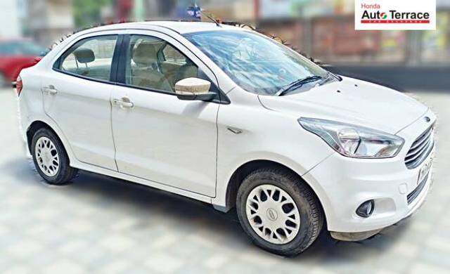 https://images10.gaadi.com/usedcar_image/3516091/original/a9aa84e5-e204-4ec1-a3b4-8e079ab97ba3-replace_img_64c383bae1655_1690534842.png?imwidth=6400