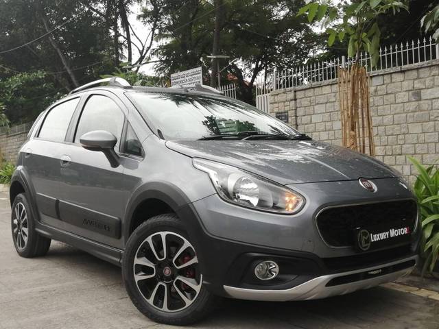 https://images10.gaadi.com/usedcar_image/3516326/original/79968776-d950-4ea0-adef-f5d87daa4fc0-used_car_2825125_1690441635_51306080-b0d1-4326-8f2e-bd9e33d6a1f0.jpg?imwidth=6400