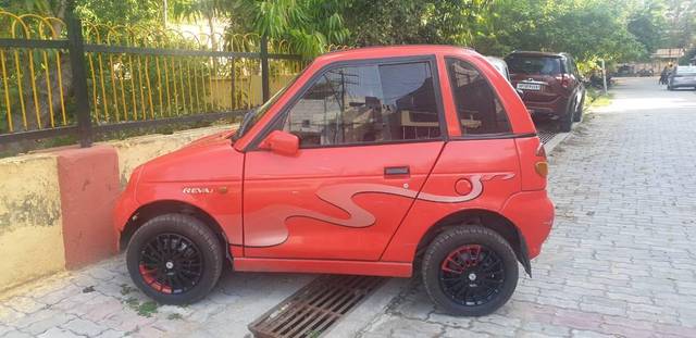 https://images10.gaadi.com/usedcar_image/3517717/original/02edcc8c-c2dd-416c-8c54-d5945a93fbc3_50f8469f-a089-4fbf-af5b-31df6bd20596.jpg?imwidth=6400