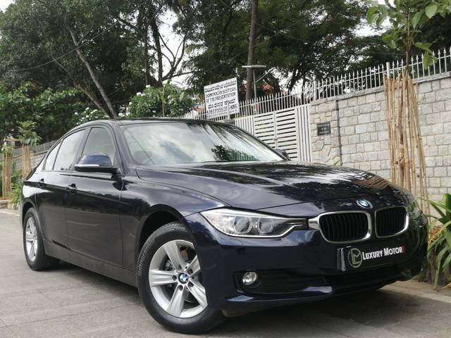 https://images10.gaadi.com/usedcar_image/3518960/original/processed_39e2e82e-5059-4835-bdf7-2c3dc427b679-used_car_2827110_1691055388.jpg?imwidth=6400